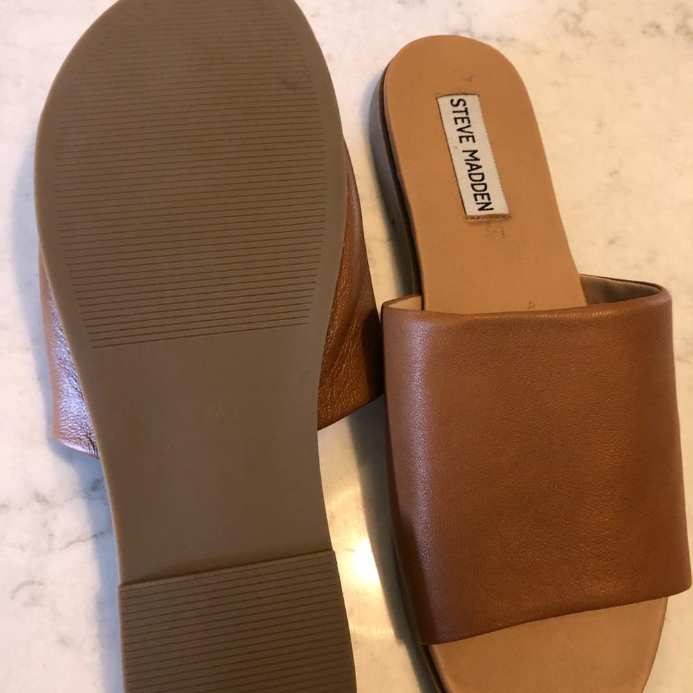 Steve Madden Brown Flat Sandal NWOT